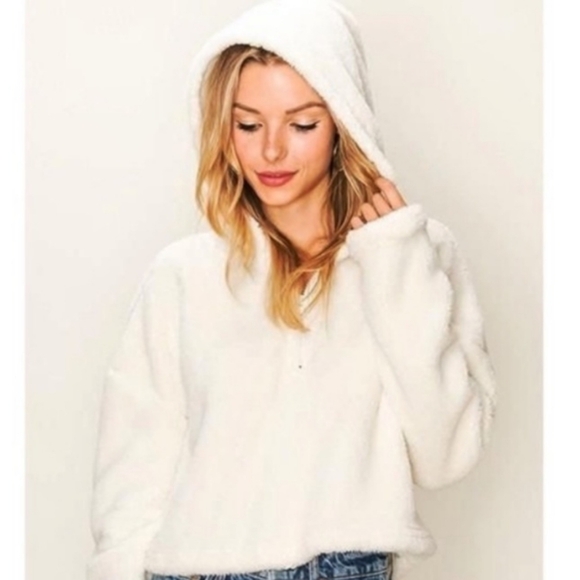 HYFVE Tops - HYFVE Cozy White oversized Fleece crop sherpa hoodie, 1/2 zipper. mall